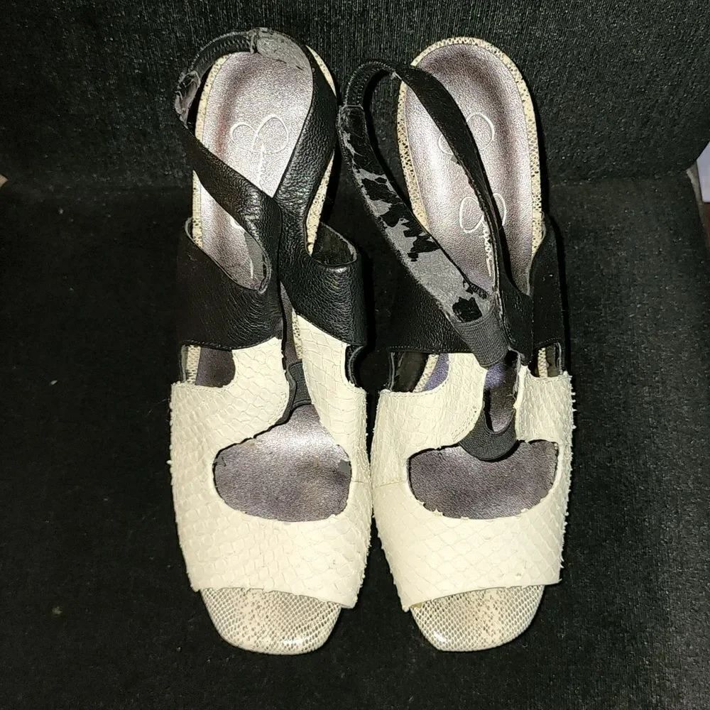 Jessica Simpson Platform - Picture 3 of 5